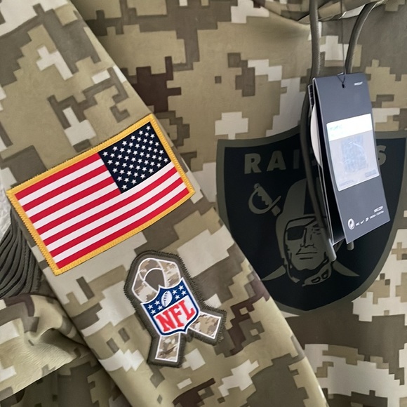 Women’s XL Raiders pullover hoody, salute to service. - Picture 4 of 4